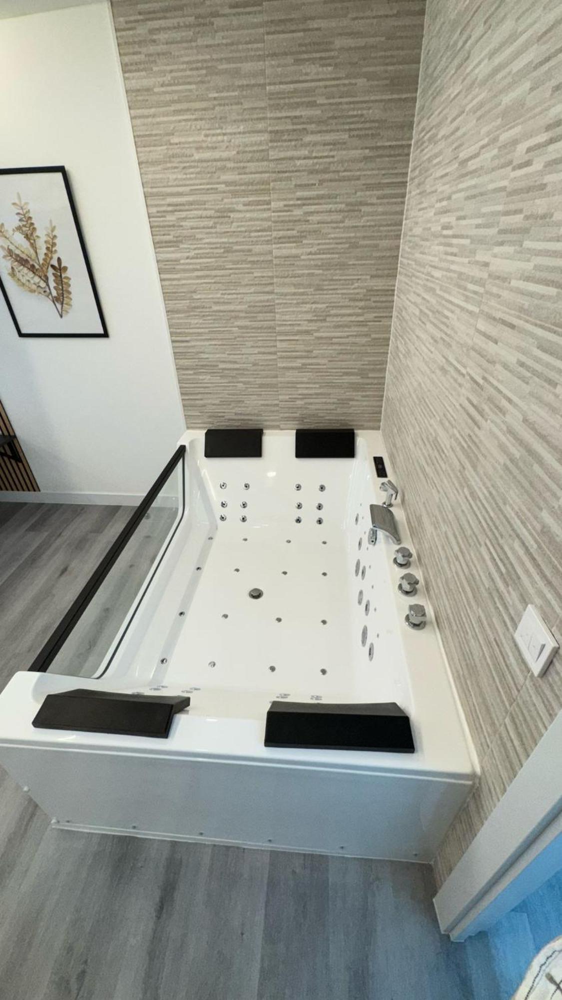 Jacuzzi Rooms Puente De Vallecas — Fotos 1